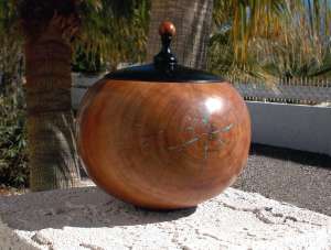 Eucalyptus Bowl with lid
